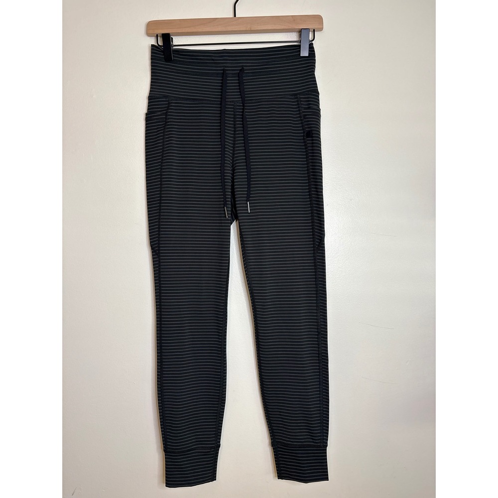 Halara Cloudful‎ Air Striped Drawstring Joggers Black Grey Medium 7/8 Length NWT